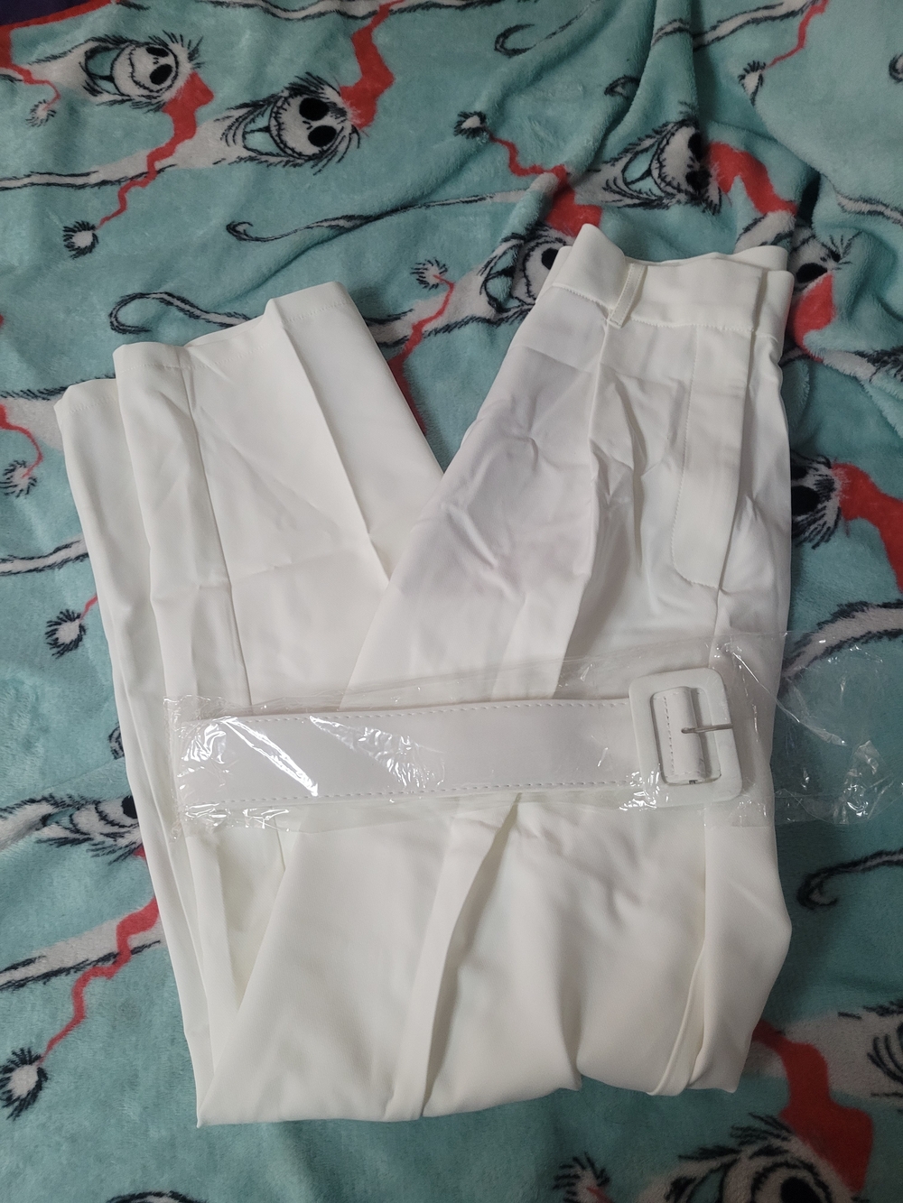 Oh Polly White High-Waist Pleated Pants with Belt